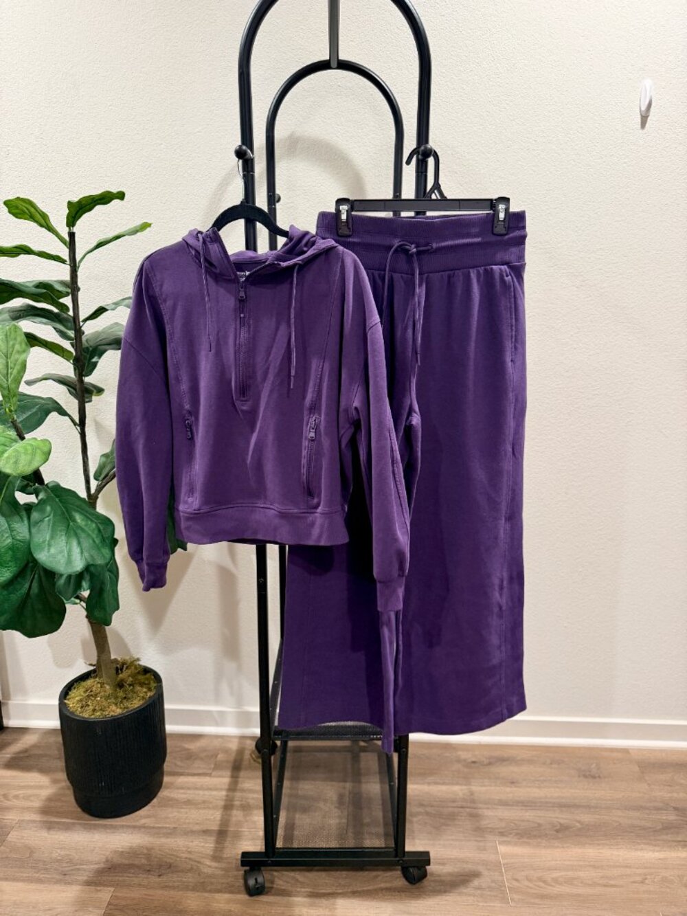 Old Navy Active Dynamic Fleece Hoodie & Wide Leg Pants Two-Piece Matched Set M - Picture 4 of 7